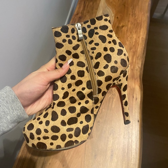 Christian Louboutin heeled boot - Picture 3 of 7